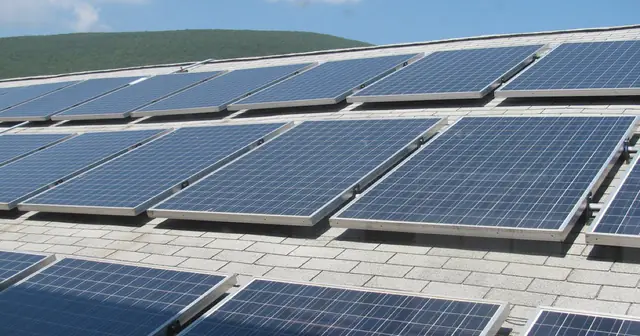 Microgrid Knowledge、記事の反応スパイクから市場を発見。3人で年商10億円弱→複数入札の7桁ドル売却