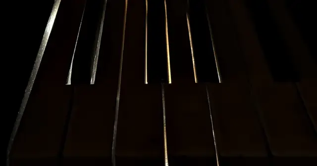 Piano in 21 Days、受講者1万人・累計$4M。月1時間稼働のピアノ講座が年商$480Kから月$10K〜$30Kになるまで