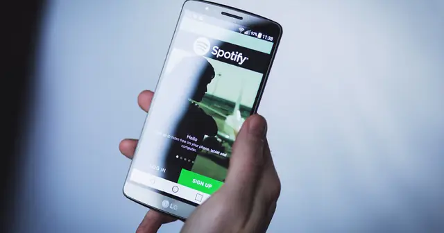 Talknotes、17個作って当たった1個。AI音声メモの月商$9,000・有料900人の内訳